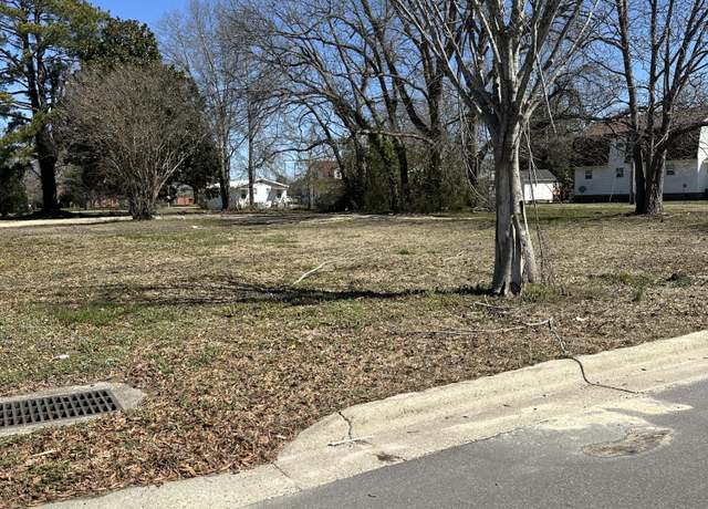 Property at 706 N Oakum St, Edenton, NC 27932