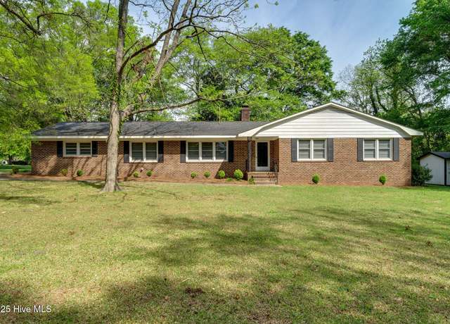 Property at 119 S Brighton St, Warsaw, NC 28398, 4 beds, 2 baths