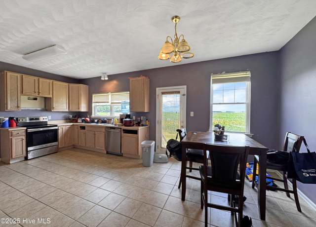Property at 104 Shard Trl, Elizabeth City, NC 27909, 4 beds, 2.5 baths