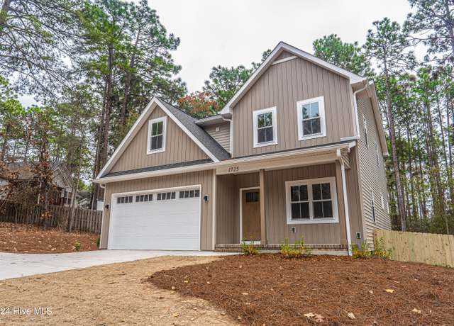 Property at 1725 Longleaf Dr E, Pinehurst, NC 28374, 3 beds, 2.5 baths