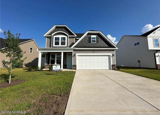 Property at 5915 Pondhaven Dr, Fayetteville, NC 28314, 4 beds, 2.5 baths