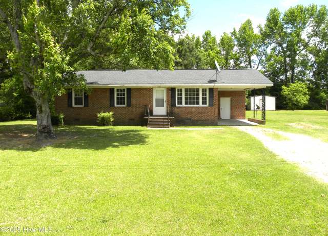 Property at 210 Russell Dr, Princeville, NC 27886, 3 beds, 1 bath