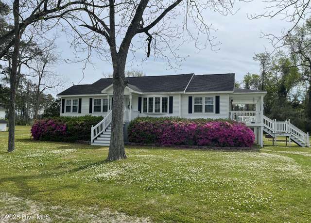 Property at 1590 S River Rd, Beaufort, NC 28516, 2 beds, 1.5 baths