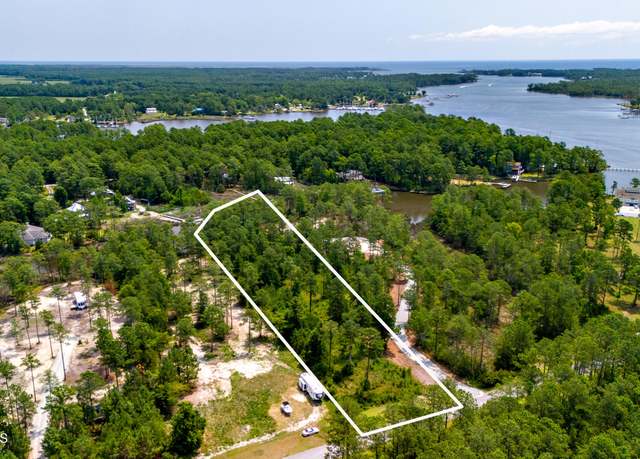 Property at 19 Pier Point Rd S, Oriental, NC 28571