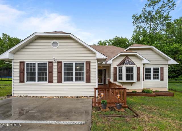 Property at 219 Pollard Dr, Jacksonville, NC 28540, 3 beds, 2 baths