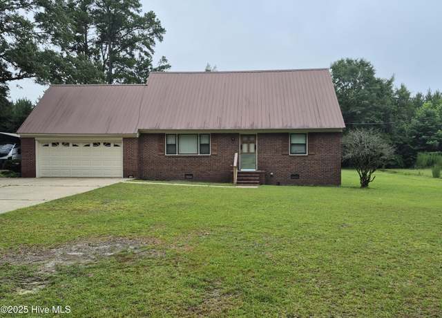 Property at 203 Collingwood Dr, Pikeville, NC 27863, 3 beds, 2 baths
