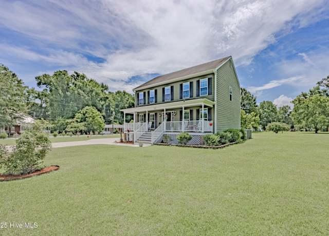 Property at 307 W Murray St, Wallace, NC 28466, 3 beds, 2.5 baths