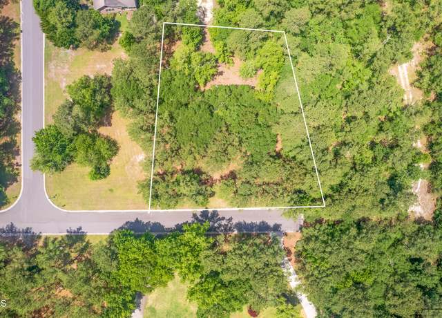 Property at 104 River Woods Dr, Wallace, NC 28466