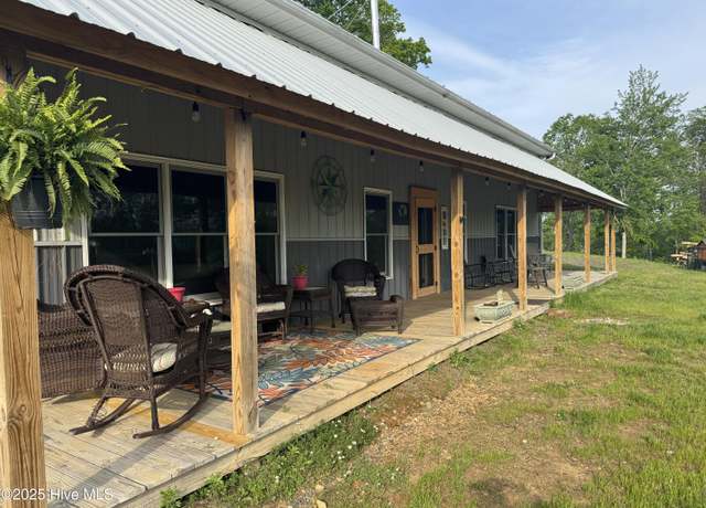 Property at 200 Wintergreen Patch Ln, Burnsville, NC 28714, 3 beds, 3.5 baths