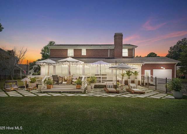 Property at 311 Lennox Pl, Wilmington, NC 28412, 4 beds, 2.5 baths