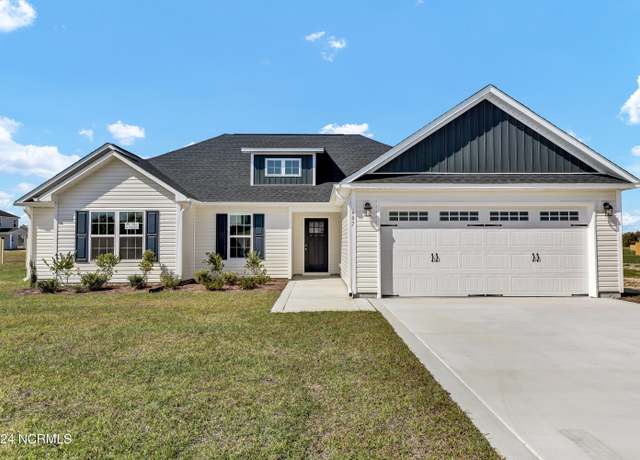 Property at 520 East Black Water Ln, Maysville, NC 28555, 4 beds, 2 baths