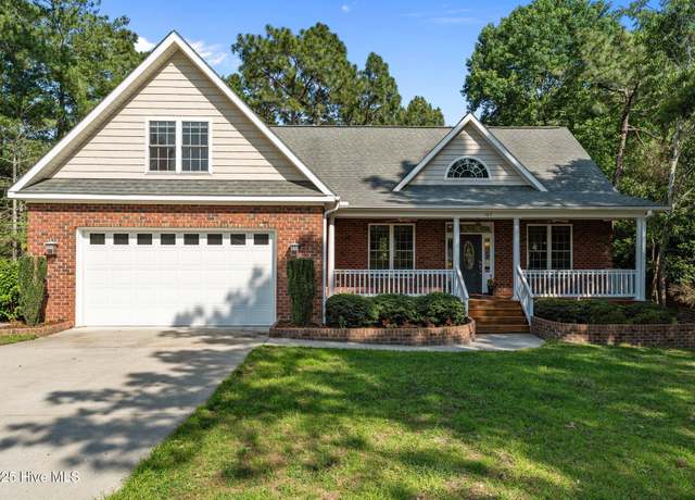 Property at 103 Sandspur Ln, West End, NC 27376, 3 beds, 2 baths