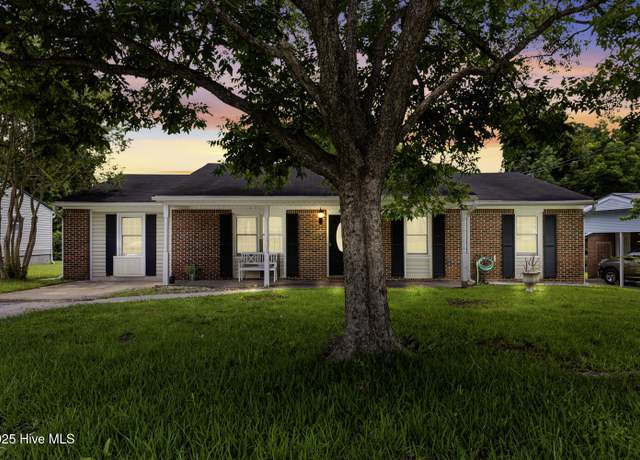 Property at 200 Tower Dr, Jacksonville, NC 28546, 3 beds, 2 baths