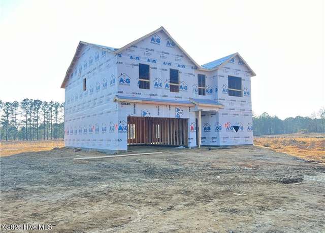 Property at 206 Palomo Pl, Raeford, NC 28376, 4 beds, 2.5 baths