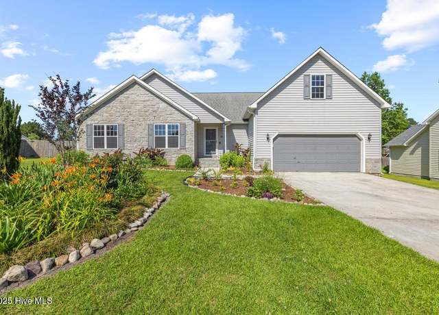 Property at 106 Baldwin Ct, Jacksonville, NC 28546, 4 beds, 3 baths