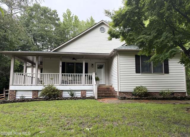 Property at 204 Juanita Ln, New Bern, NC 28560, 3 beds, 2 baths