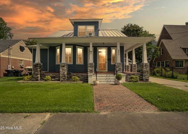 Property at 904 W Church St, Elizabeth City, NC 27909, 2 beds, 2.5 baths