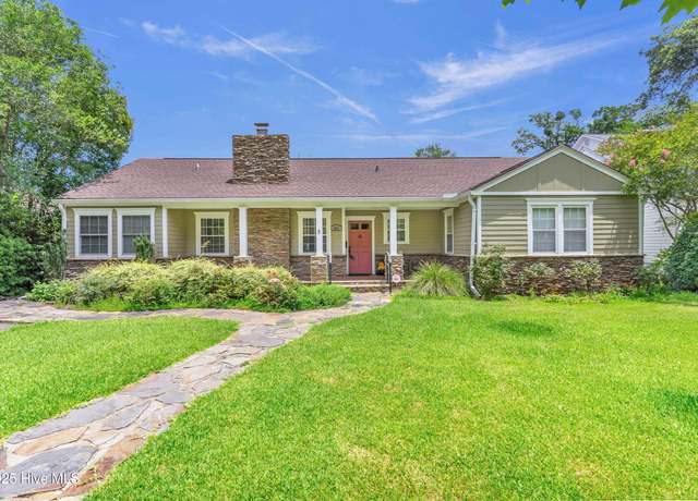 Property at 2821 Park Ave, Wilmington, NC 28403, 4 beds, 2 baths