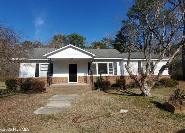 Property at 815 S Commerce St, Aulander, NC 27805, 3 beds, 2 baths