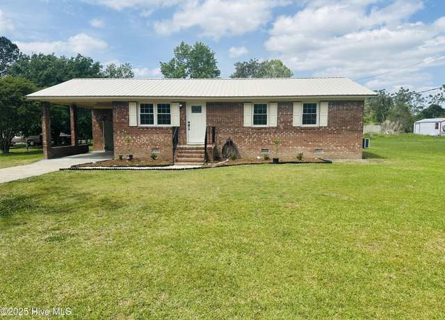 Property at 2010 Oakwood Dr, Kinston, NC 28504, 3 beds, 1 bath