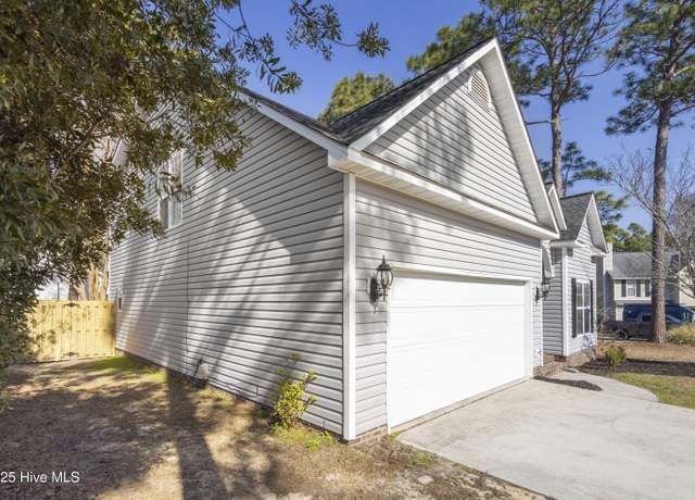 Property at 1505 Stockbridge Pl, Wilmington, NC 28412, 3 beds, 2.5 baths