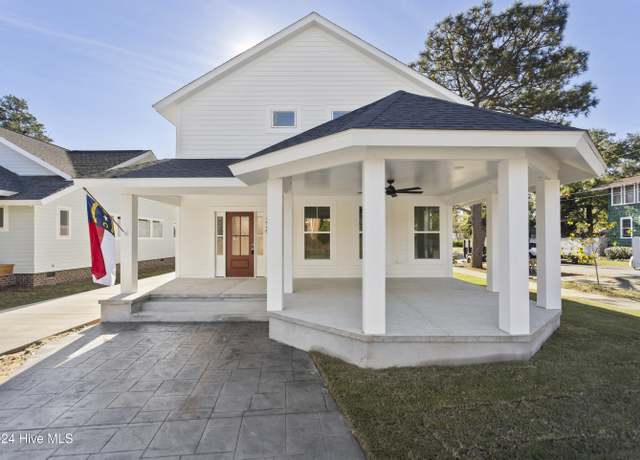 Property at 226 Central Blvd, Wilmington, NC 28401, 3 beds, 3.5 baths