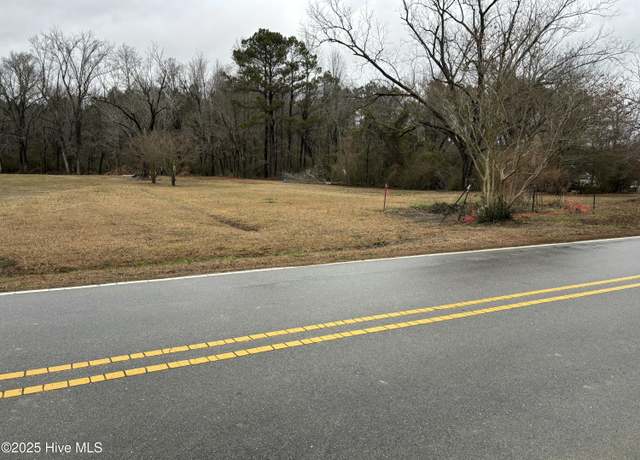 Property at 1014 Harrells Loop Rd, Jacksonville, NC 28540