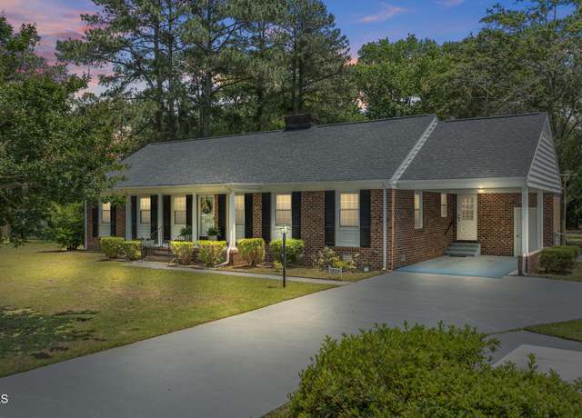 Property at 1923 Pinemont Cir, Goldsboro, NC 27534, 3 beds, 2 baths