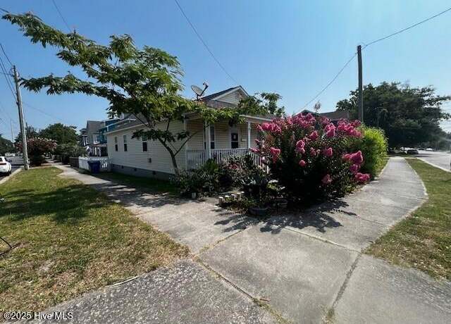 Property at 1001 Ann St, Wilmington, NC 28401, 3 beds, 2 baths