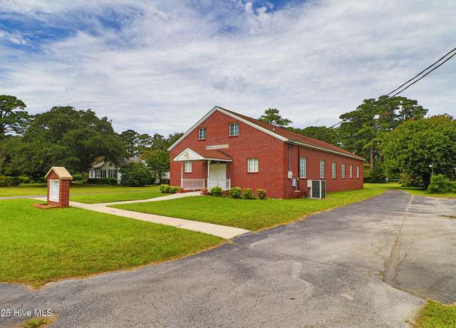 Property at 2101 S Lakeview Dr, Newport, NC 28570, 1 bath