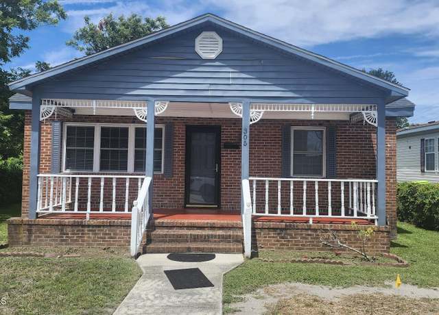 Property at 305 N 12th St, Morehead City, NC 28557, 2 beds, 1 bath