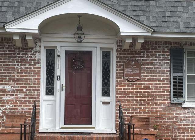 Property at 1619 Chestnut St, Wilmington, NC 28401, 3 beds, 2.5 baths