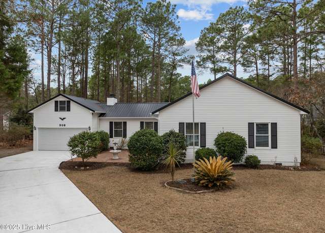 Property at 908 Capstan Ct, New Bern, NC 28560, 2 beds, 2.5 baths