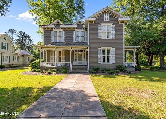 Property at 804 Fayetteville Rd, Rockingham, NC 28379, 4 beds, 3.5 baths