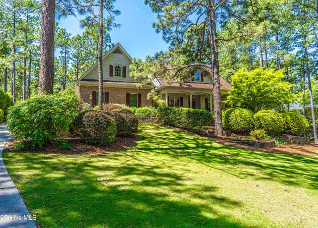 Property at 31 Pinewild Dr, Pinehurst, NC 28374, 4 beds, 4 baths
