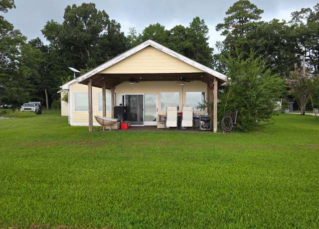Property at 157 Nixons Beach Rd, Edenton, NC 27932, 2 beds, 1 bath