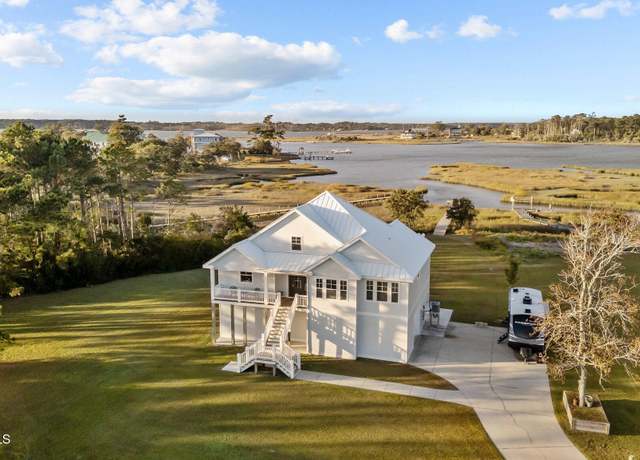 Property at 205 Gem Ct, Beaufort, NC 28516, 3 beds, 2 baths