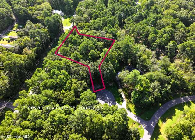 Property at 13 Broad River Ct, Hertford, NC 27944