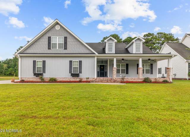 Property at 427 Candlewood Dr, Jacksonville, NC 28540, 3 beds, 4 baths