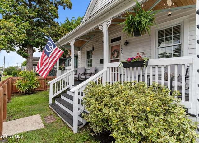 Property at 125 S 11th St, Wilmington, NC 28401, 3 beds, 1 bath