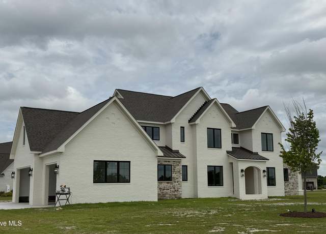 Property at 3413 Autumn Breeze Ct, Grimesland, NC 27837, 4 beds, 3.5 baths