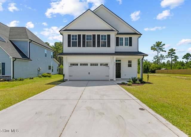 Property at 609 High Tide Dr, Sneads Ferry, NC 28460, 3 beds, 2.5 baths