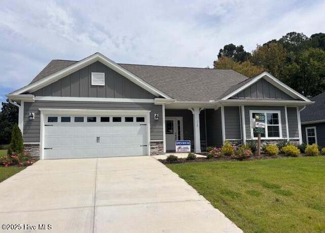 Property at 114 Firethorn Cir, Wallace, NC 28466, 4 beds, 3 baths