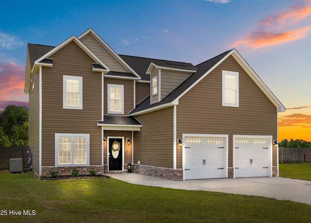 Property at 305 Spring Maple Way, Richlands, NC 28574, 4 beds, 3 baths