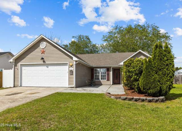 Property at 1007 Birch Ct, Morehead City, NC 28557, 3 beds, 2 baths
