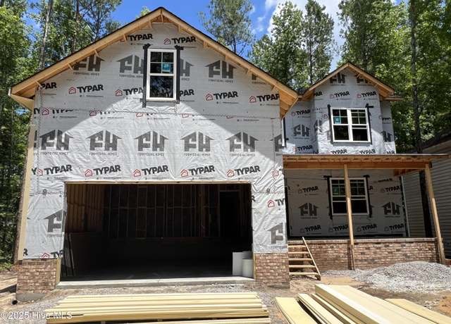 Property at 452 Moss Pink Dr, Vass, NC 28394, 4 beds, 2.5 baths