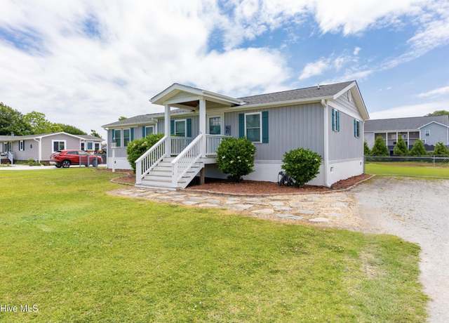 Property at 112 C St, Newport, NC 28570, 2 beds, 3 baths