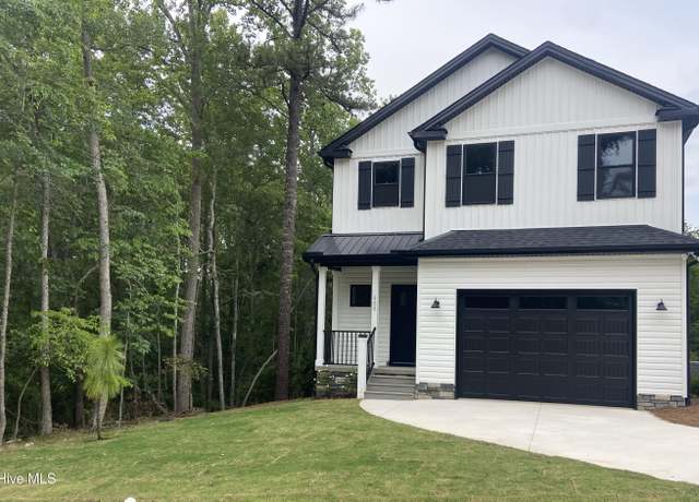Property at 488 Spring Lake Rd, Pinehurst, NC 28374, 4 beds, 2.5 baths