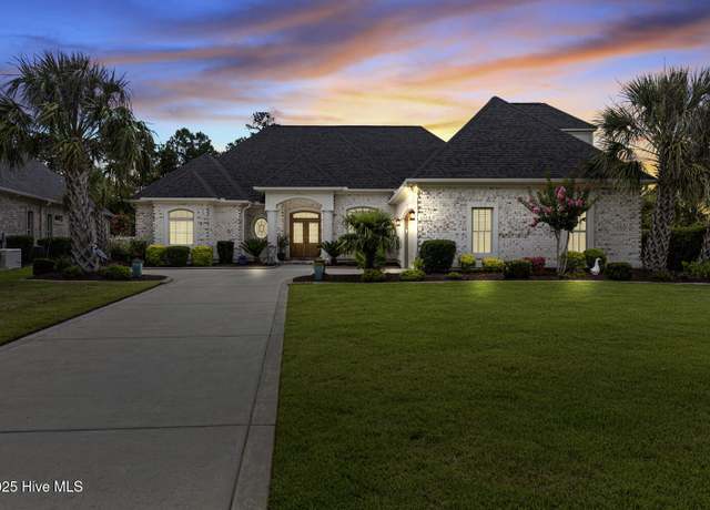 Property at 4053 Batik Ct, Leland, NC 28451, 5 beds, 4.5 baths