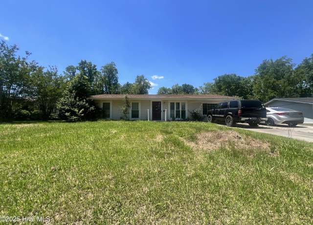 Property at 130 Tanglewood Dr, Jacksonville, NC 28540, 3 beds, 2 baths